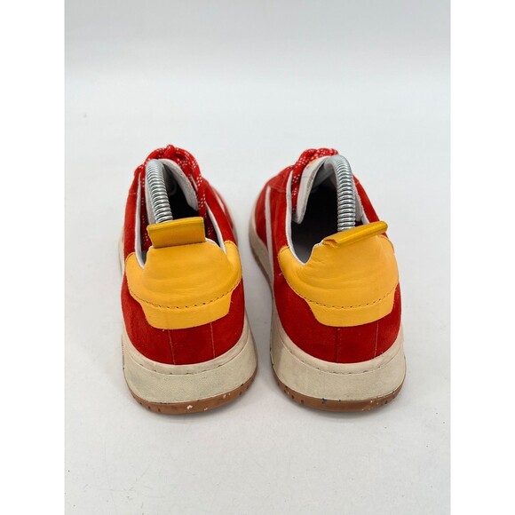 Athletic_Shoes